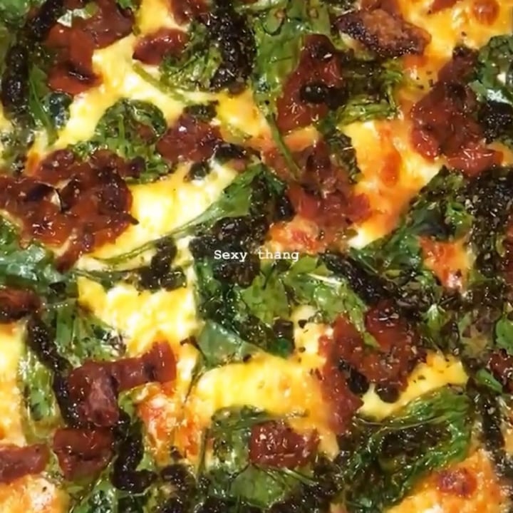 review photo of Kommetjie Pizzeria Vegan Pizza shared by @leahlikeslentils on 14 Jun 2020 - review