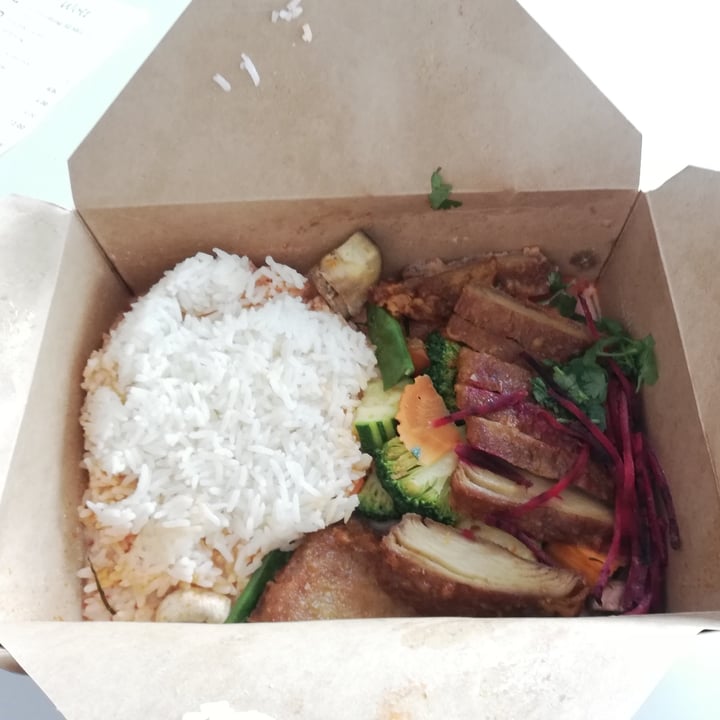 photo of Element Five - Vegan Tapas Bar Vit Curry mit Kokossauce shared by @mareikeks on  26 May 2022 - review