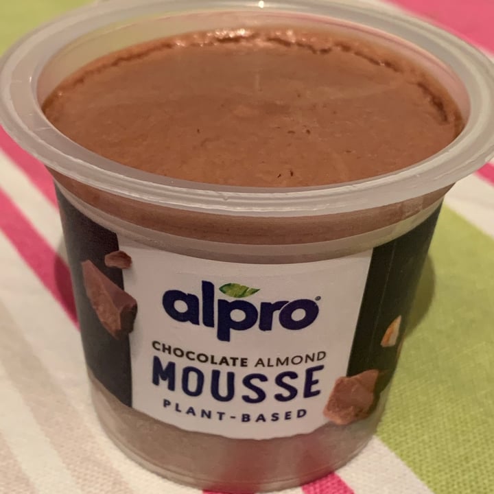 photo of Alpro Mousse de Chocolate con Almendras shared by @naivoncake on  01 Jun 2021 - review