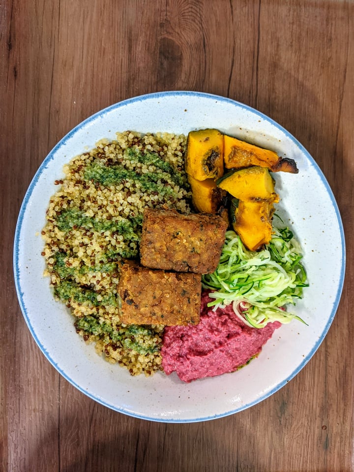 photo of Haakon Superfoods and Juice Falafel And Quinoa Bowl shared by @xinru-t on  01 Aug 2020 - review