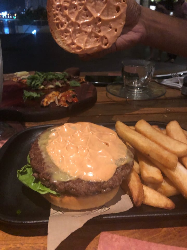 photo of Bread Street Kitchen Singapore Impossible burger shared by @chrishineerita on  14 Jul 2019 - review
