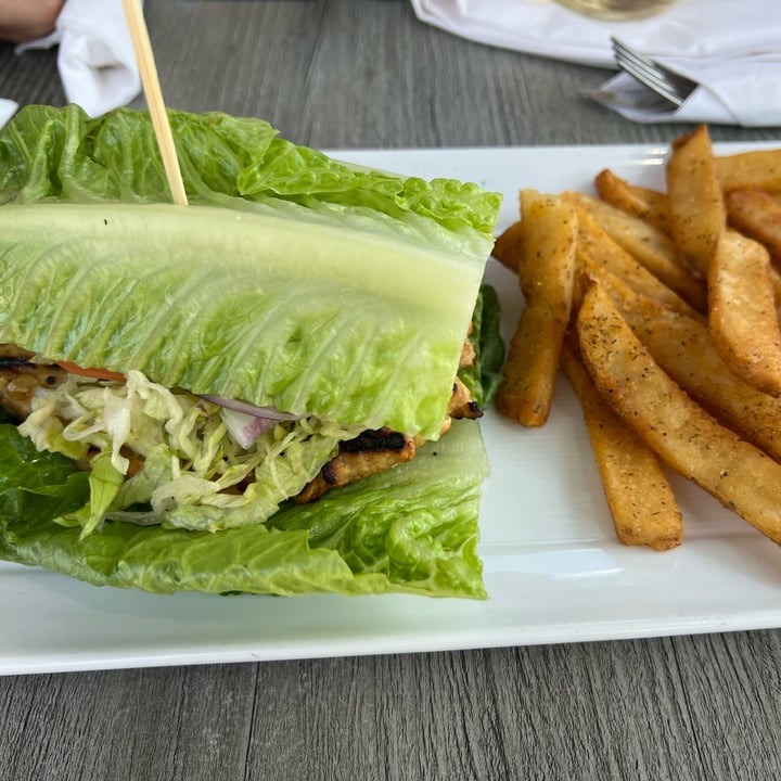 photo of State & Main Soy Chicken Burger shared by @bpan01 on  05 Jun 2022 - review