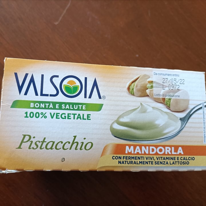 photo of Valsoia Pistacchio Mandorla shared by @marcela97 on  28 Apr 2022 - review