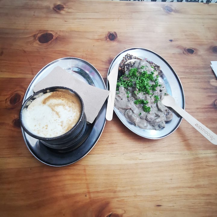 review photo of Hapī Clean Kai Co-op Vegan Chipotle Vegan Creamy Mushrooms And Vegan Cake shared by @nutmeg on 11 Aug 2020 - review