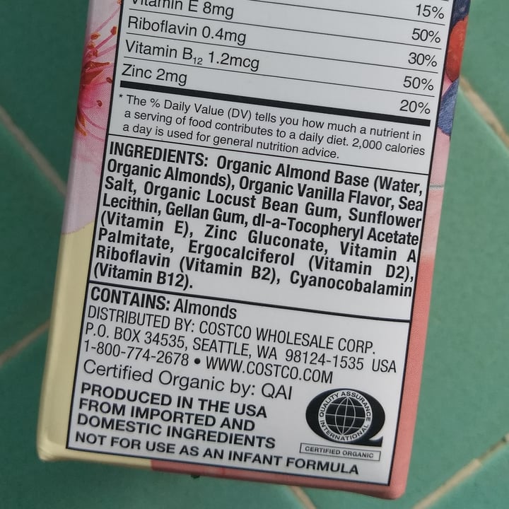 photo of Kirkland Signature Organic Unsweetened Almond Beverage Vanilla shared by @pinpanpot on  24 Oct 2020 - review
