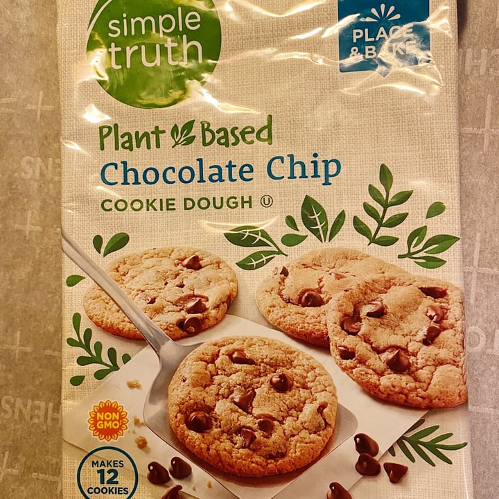 photo of Simple Truth Plant Based Chocolate Chip Cookie Dough shared by @thefreckledboho on  22 Jun 2021 - review
