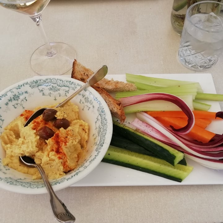 photo of sullaluna Hummus shared by @steste on  27 May 2022 - review
