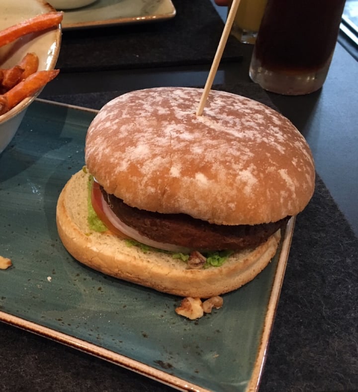photo of Hans Im Glück German Burgergrill Juglans Burger shared by @vishakha on  22 May 2019 - review