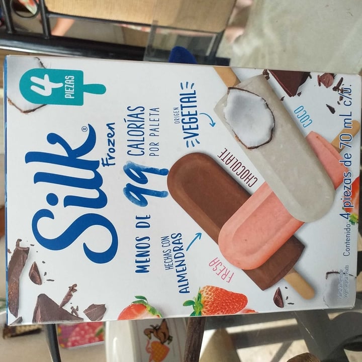 photo of Silk Frozen Paletas 4 Piezas shared by @irreverente on  23 Jul 2020 - review