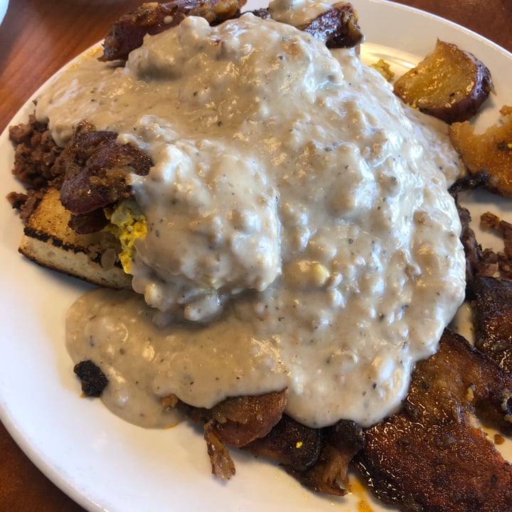 photo of Rooster Vegan Slinger with sausage gravy & tofu scramble shared by @jordynweiss on  02 Feb 2021 - review