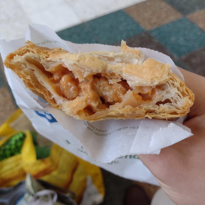 photo of Greggs Vegan Sausage Bean And Cheese Melt shared by @thedappervegan on  17 Aug 2021 - review