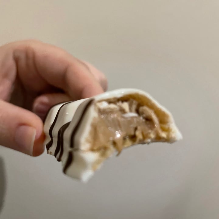 photo of LoveRaw Cre&m Wafer Bar White Choc shared by @lavievegetale on  29 May 2021 - review