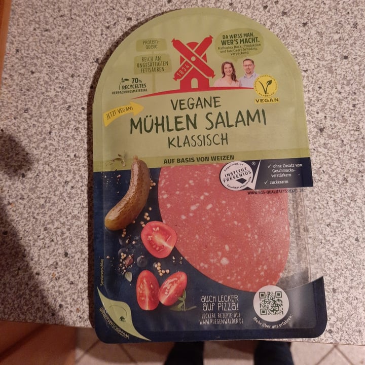 photo of Vegane Muhlen Salami Mit Buntem Pfeffer shared by @domcsiwill on  30 Jan 2021 - review