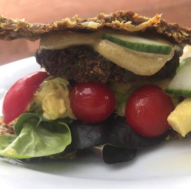 「Raw Burger」の料理の写真
