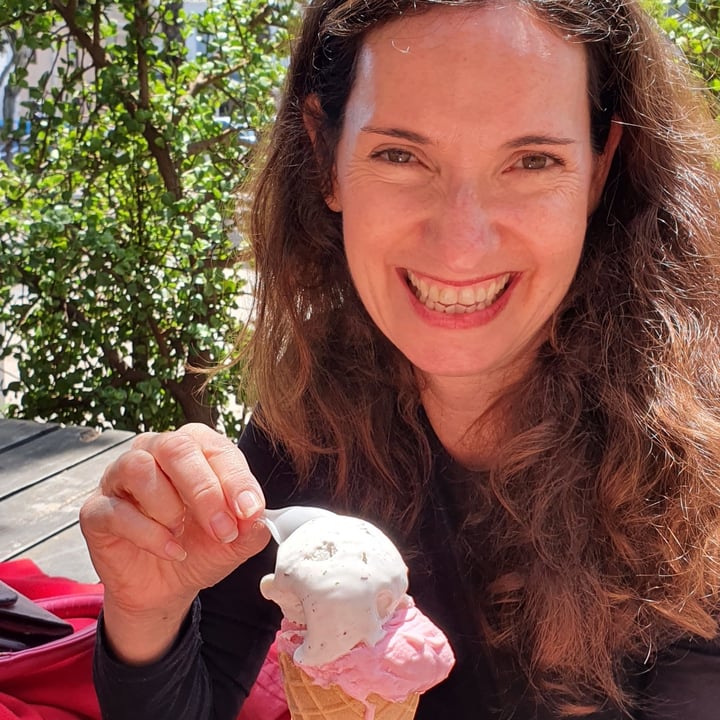 review photo of Unframed icecream Raspberry coconut vegan ice cream shared by @laurenkinghorn on 28 Nov 2021 - review