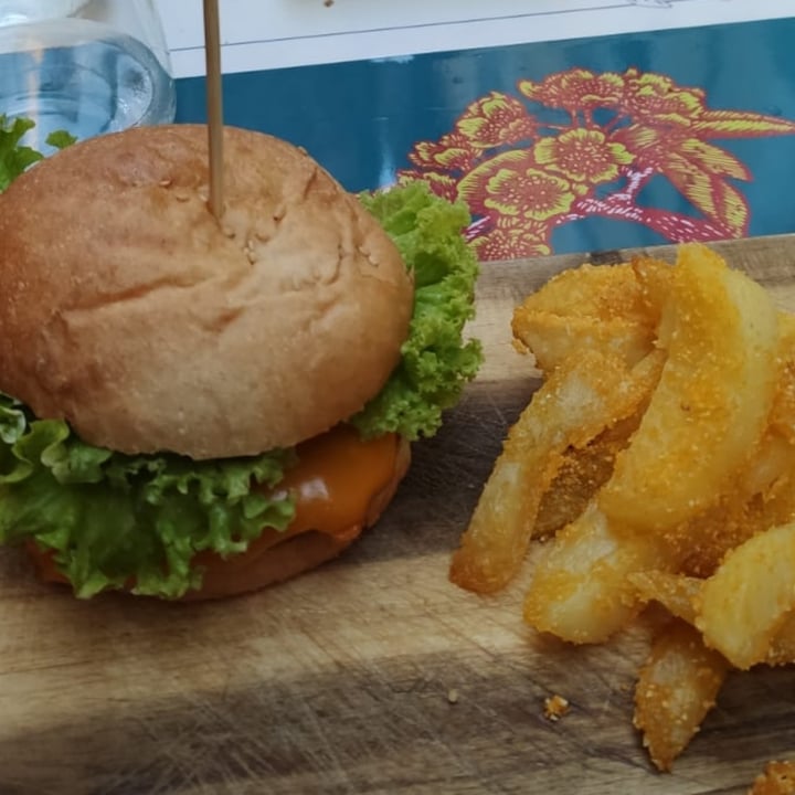 photo of Sementis Beyond Burger shared by @rross14 on  01 Sep 2021 - review