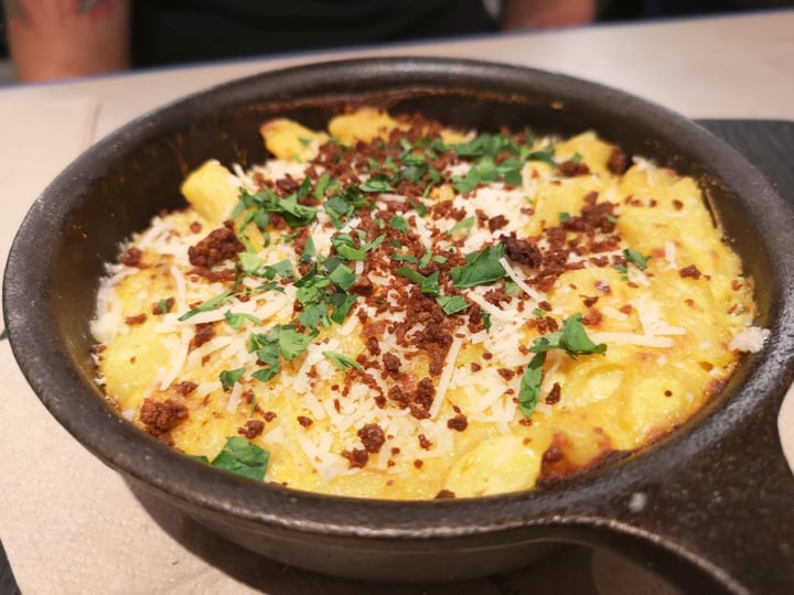 photo of Virtuous Pie Mac and cheese skillet shared by @theplantlifecanada on  03 Sep 2019 - review