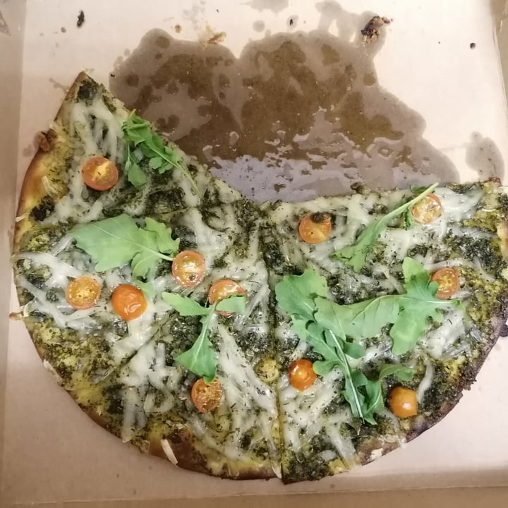 photo of Vegan E Meet Italy Pizza Verde shared by @twohappyrescuemutts on  01 Oct 2021 - review