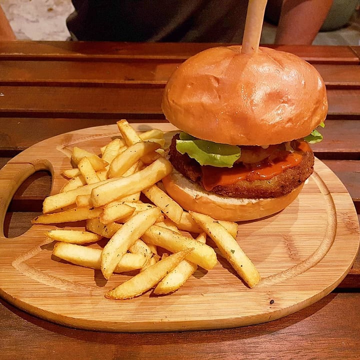 review photo of DeepGroove Cheese Burger and Fries shared by @tajalthifairy on 24 Jun 2019 - review