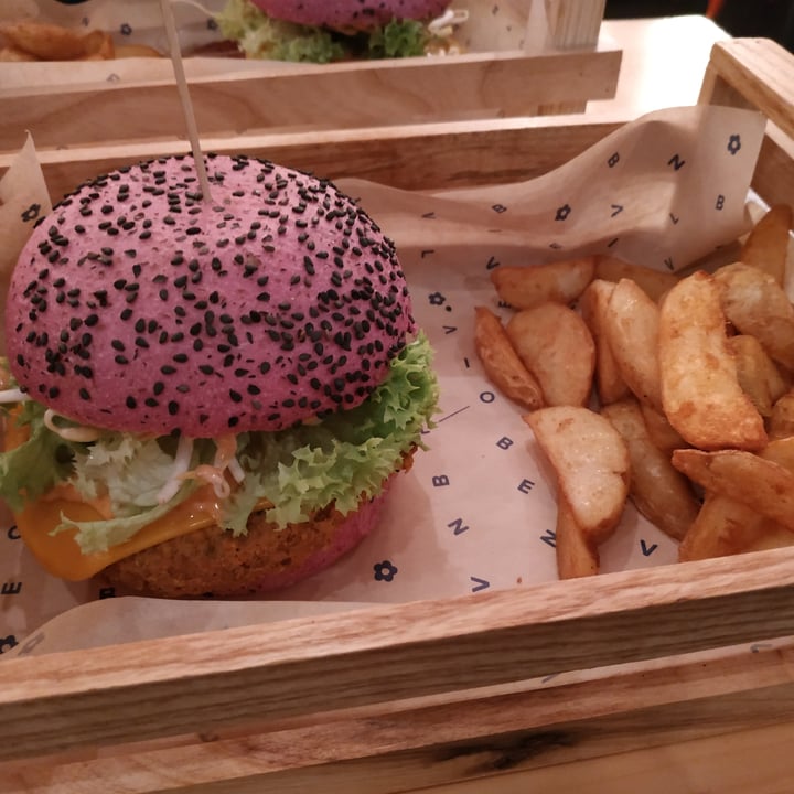 photo of Flower Burger Cherry Bomb shared by @niniane on  01 Apr 2022 - review