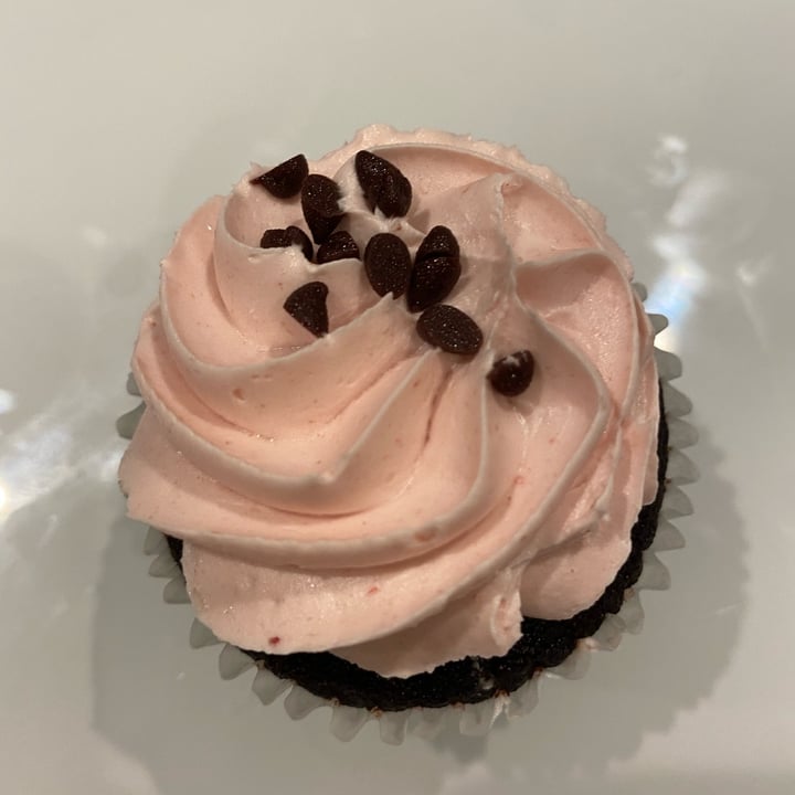 photo of Rubicon Bakers Neapolitan Cupcakes shared by @zoerooster on  28 Feb 2022 - review
