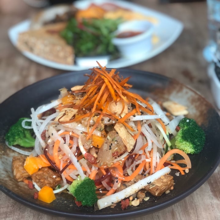 photo of CLOSED - Privé CHIJMES Superfood Rainbow & Tempeh Salad - Specials shared by @beckypie24 on  04 Mar 2020 - review