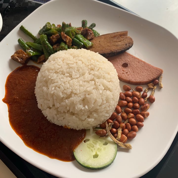 photo of Daily Green Nasi Lemak shared by @likiminaj on  31 Jan 2021 - review