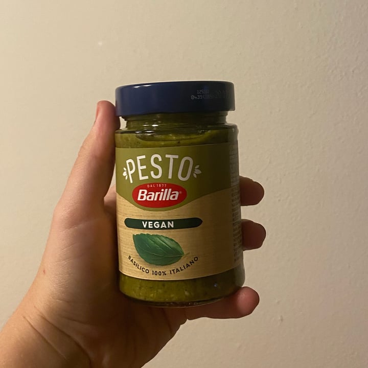 photo of Barilla Pesto Basilico Vegan shared by @sarasenzaglutine on  23 Sep 2022 - review