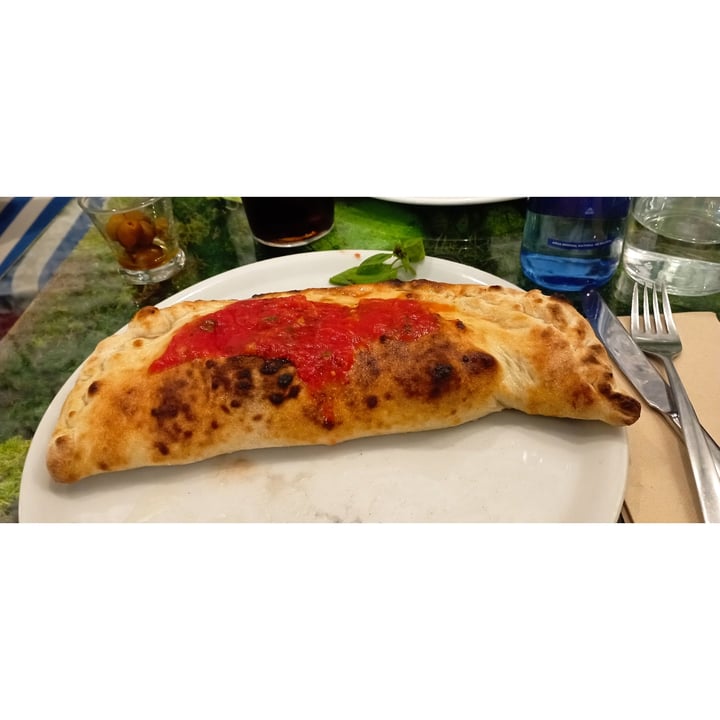 photo of Pizzi & Dixie Calzone shared by @dolguldur on  08 Nov 2022 - review
