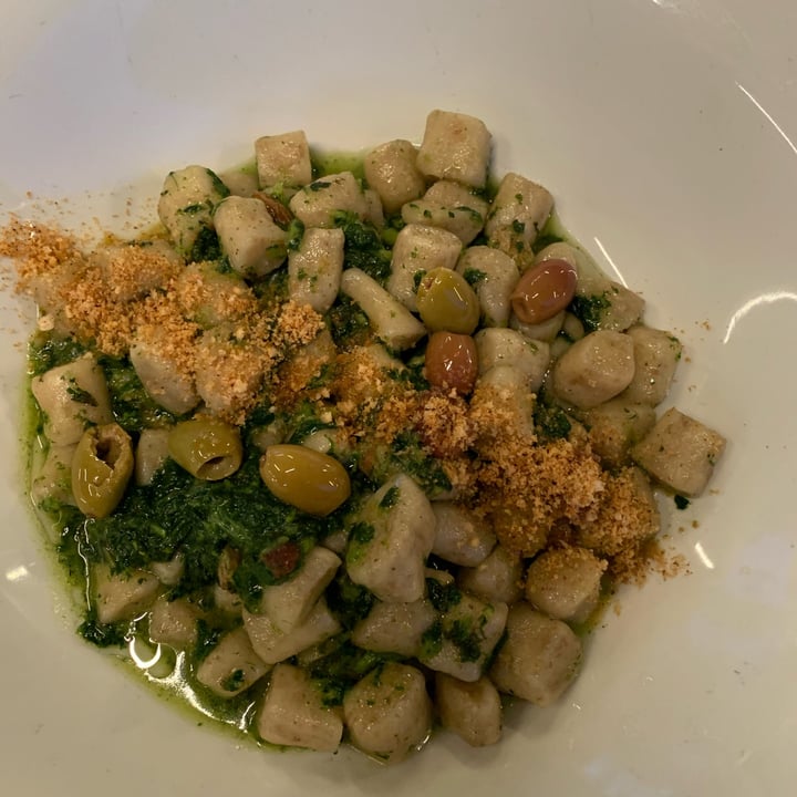 photo of La Mi Mama Gnocchetti integrali con cime di rapa, olive, uvetta e croccante di paprika shared by @beatricepaolo on  06 Jun 2022 - review