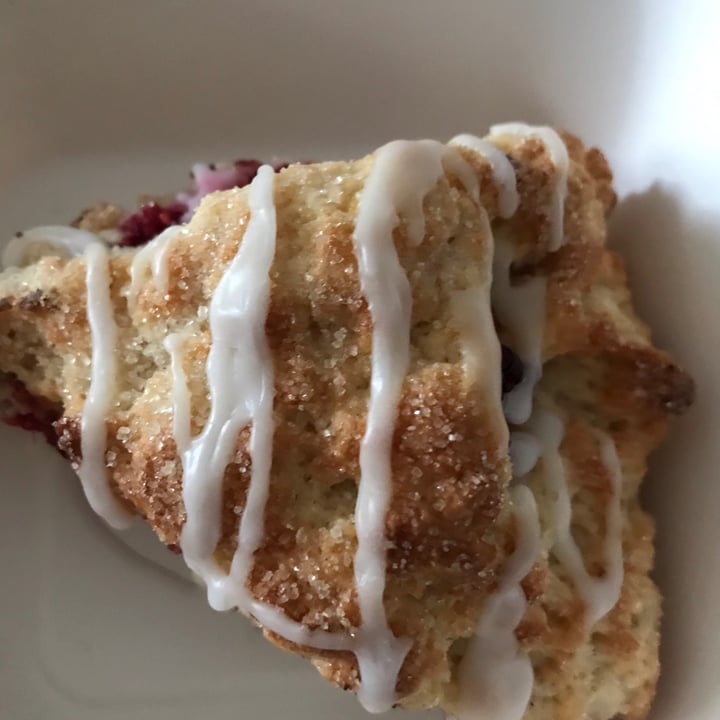 photo of Peace of Cake Scones shared by @veganmarcy on  22 Mar 2021 - review