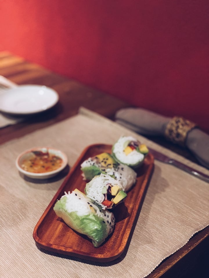 review photo of Red Yen Avocado Sesame Rolls shared by @thisisaconsciousmind on 07 Oct 2019 - review