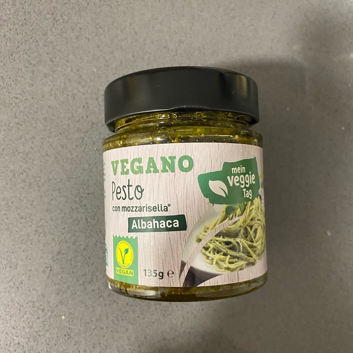 photo of Mein Veggie Tag Pesto vegano shared by @3agonm on  23 Apr 2022 - review