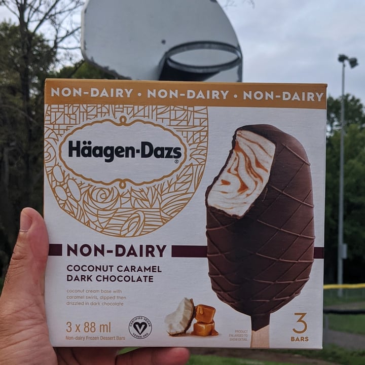 photo of Häagen-Dazs Coconut Caramel Dark Chocolate Bars shared by @stormm on  01 Jul 2021 - review