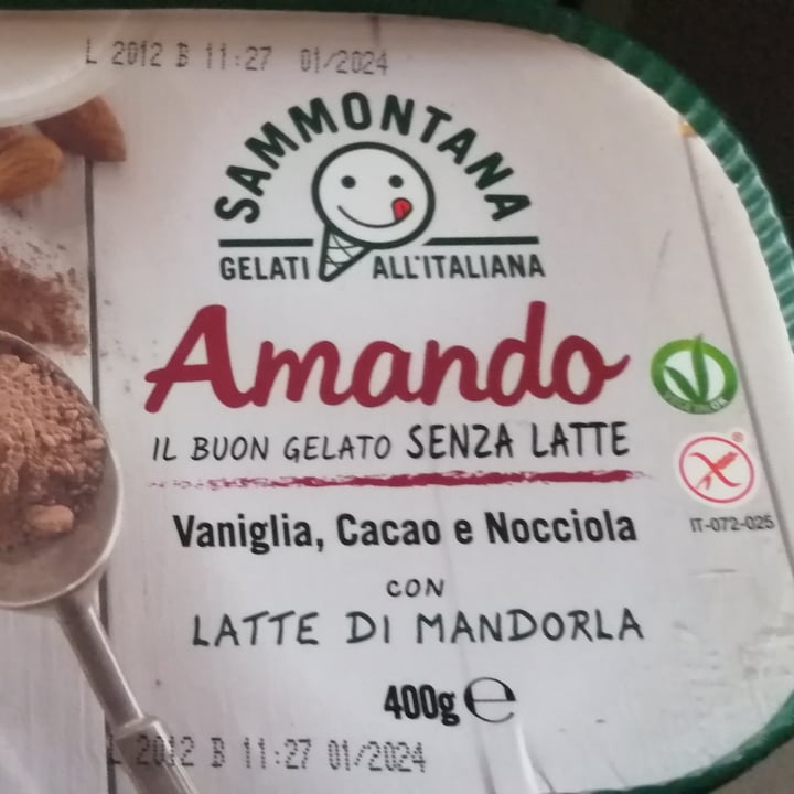 photo of Sammontana Gelato vaniglia, cacao e nocciola shared by @tizianac on  17 May 2022 - review