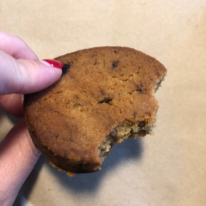 photo of Scheckter's RAW Gourmet Chocolate Chip Cookie shared by @samjaytay on  02 Dec 2021 - review