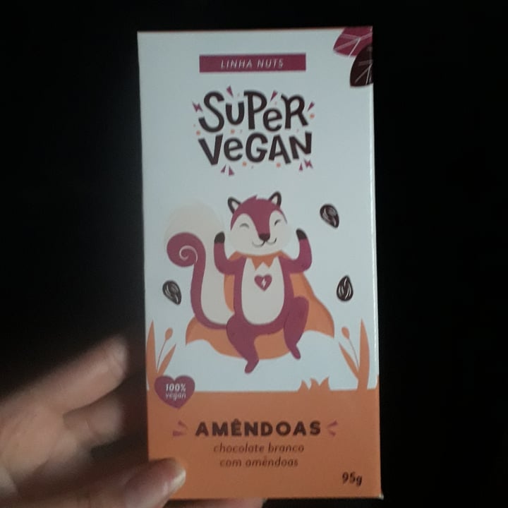 photo of Super Vegan chocolate branco com amendoas shared by @jessydemoraes on  17 Jul 2021 - review