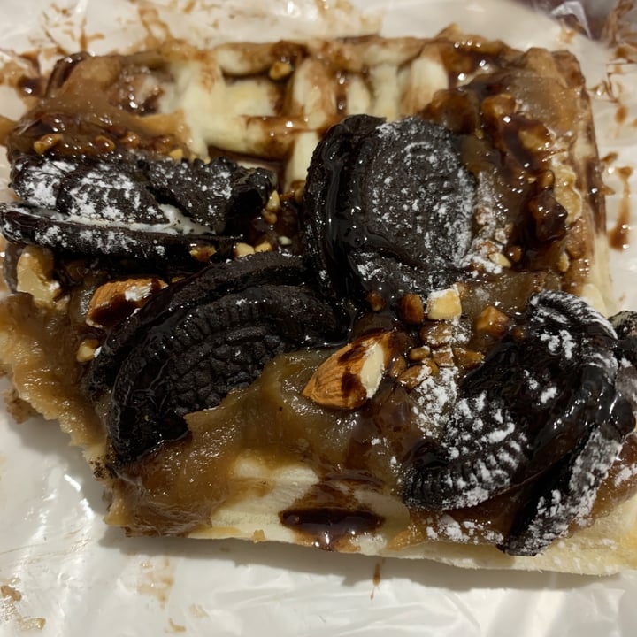photo of Mönt take away Waffle de oreo shared by @xcuasidelictualx on  25 Jun 2021 - review