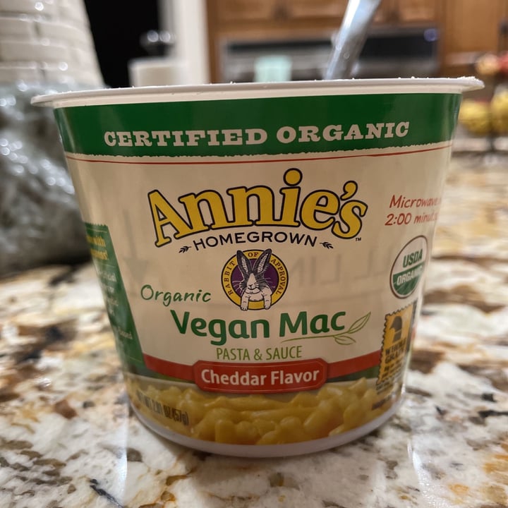 photo of Annie’s Organic Vegan Mac Microwavable Cheddar Flavor shared by @samanthagarc1a on  19 Sep 2021 - review