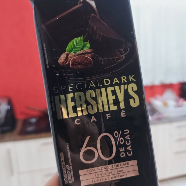 photo of Hershey's Special Dark Chocolate Cafe 60% de Cacau shared by @yarabastos on  13 Jul 2022 - review