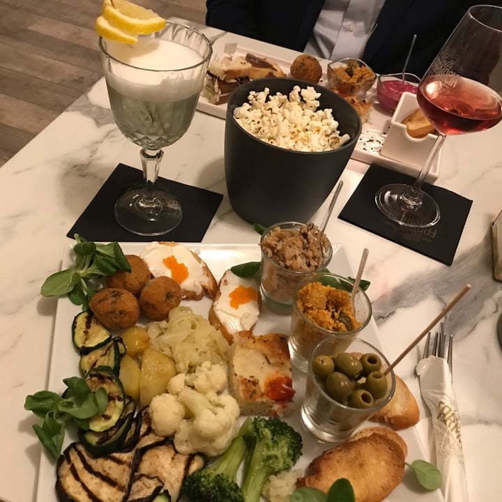 review photo of Caffè Farmacia Piatto aperitivo vegano shared by @sonia-free on 02 Dec 2021 - review