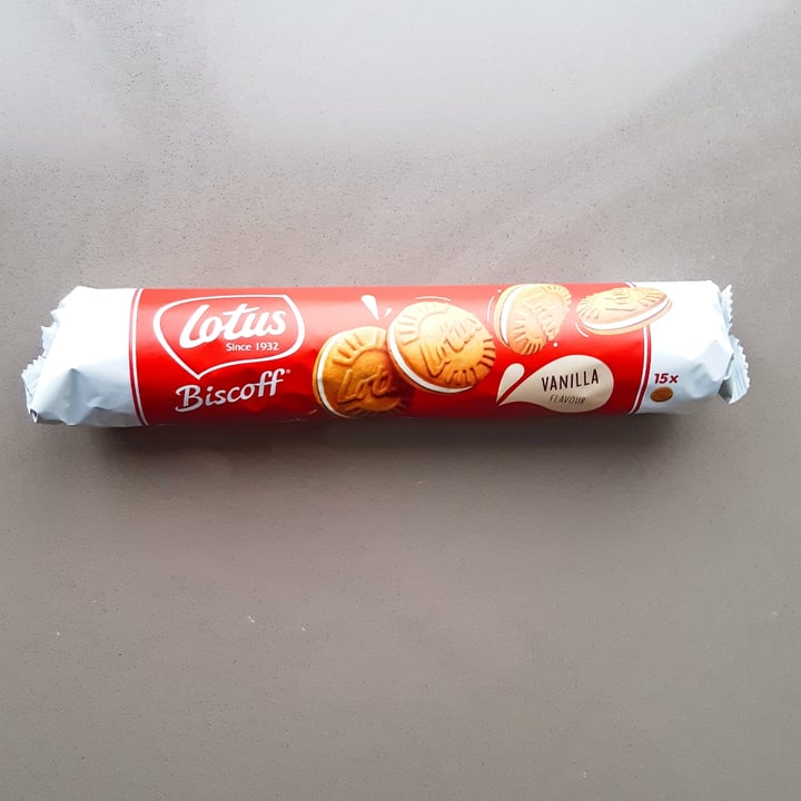 review photo of Lotus Biscoff Cream Biscuits Vanilla Flavour shared by @littleveganpanda on 30 Jan 2021 - review