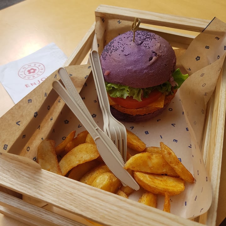 photo of Flower Burger Cheesy Cecio shared by @night92 on  24 Oct 2021 - review