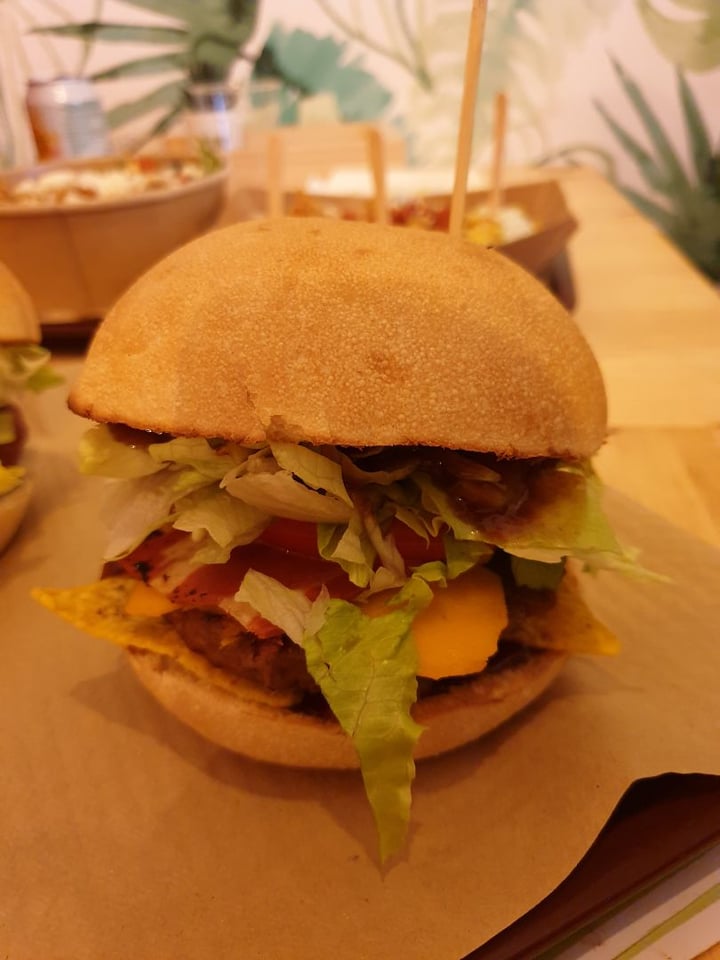 review photo of Vegan Queen Americana shared by @niicomaeckle on 08 Dec 2019 - review