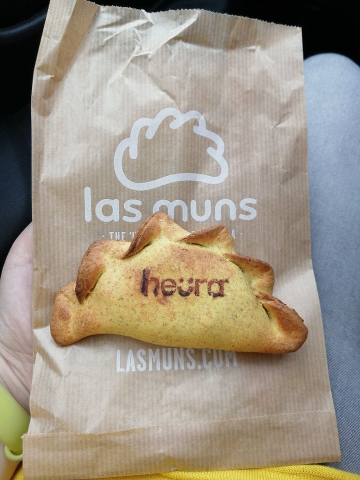 photo of Las Muns L'Illia Diagonal Empanada de Heura shared by @mariona on  19 Dec 2019 - review