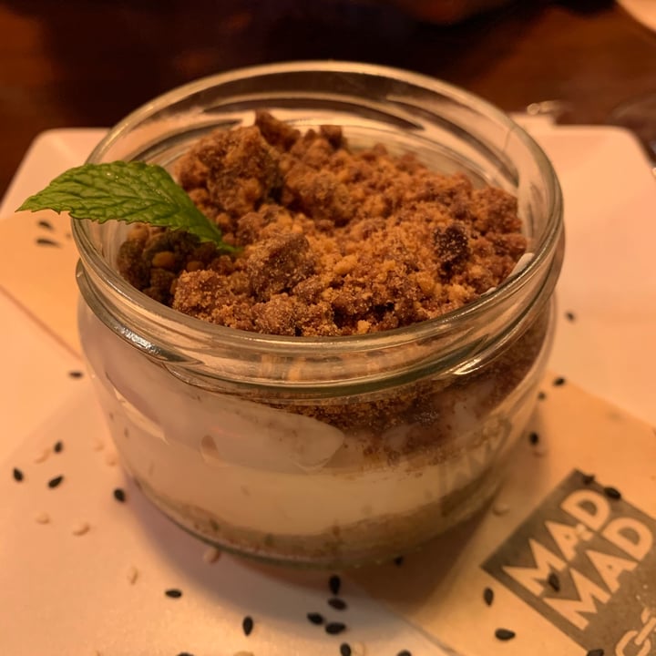 photo of Mad Mad Vegan Cookies and cream shared by @gechauca28 on  12 Jan 2021 - review