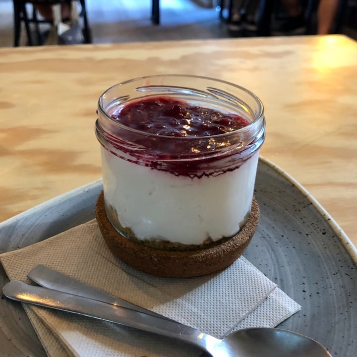 photo of Entre Pedras Café Bar Vegano Cheesecake shared by @eusonbita on  11 Oct 2021 - review