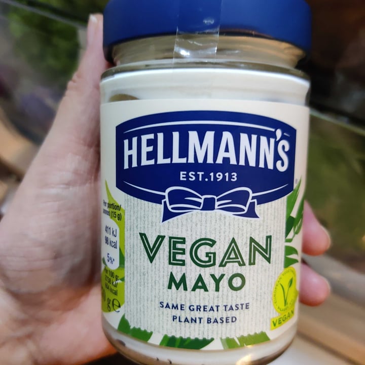 photo of Hellmann’s Hellman’s Vegan Mayonnaise shared by @crazycatsbananas on  31 Dec 2020 - review