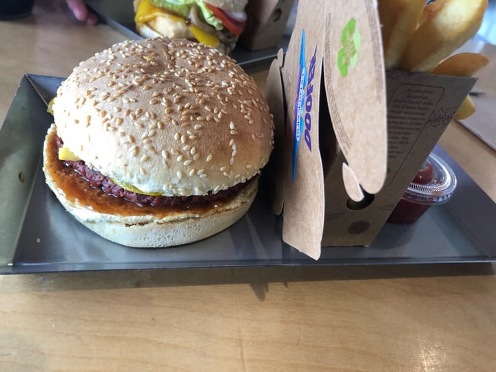 review photo of BurgerFuel Papanui Alternative Muscle Vegan Burger shared by @kela on 01 Jan 2020 - review