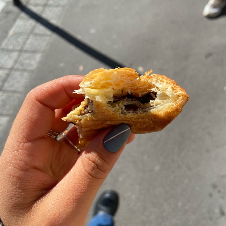 photo of Land&Monkeys Amsterdam Pain au chocolat shared by @chiacampo on  16 Mar 2022 - review